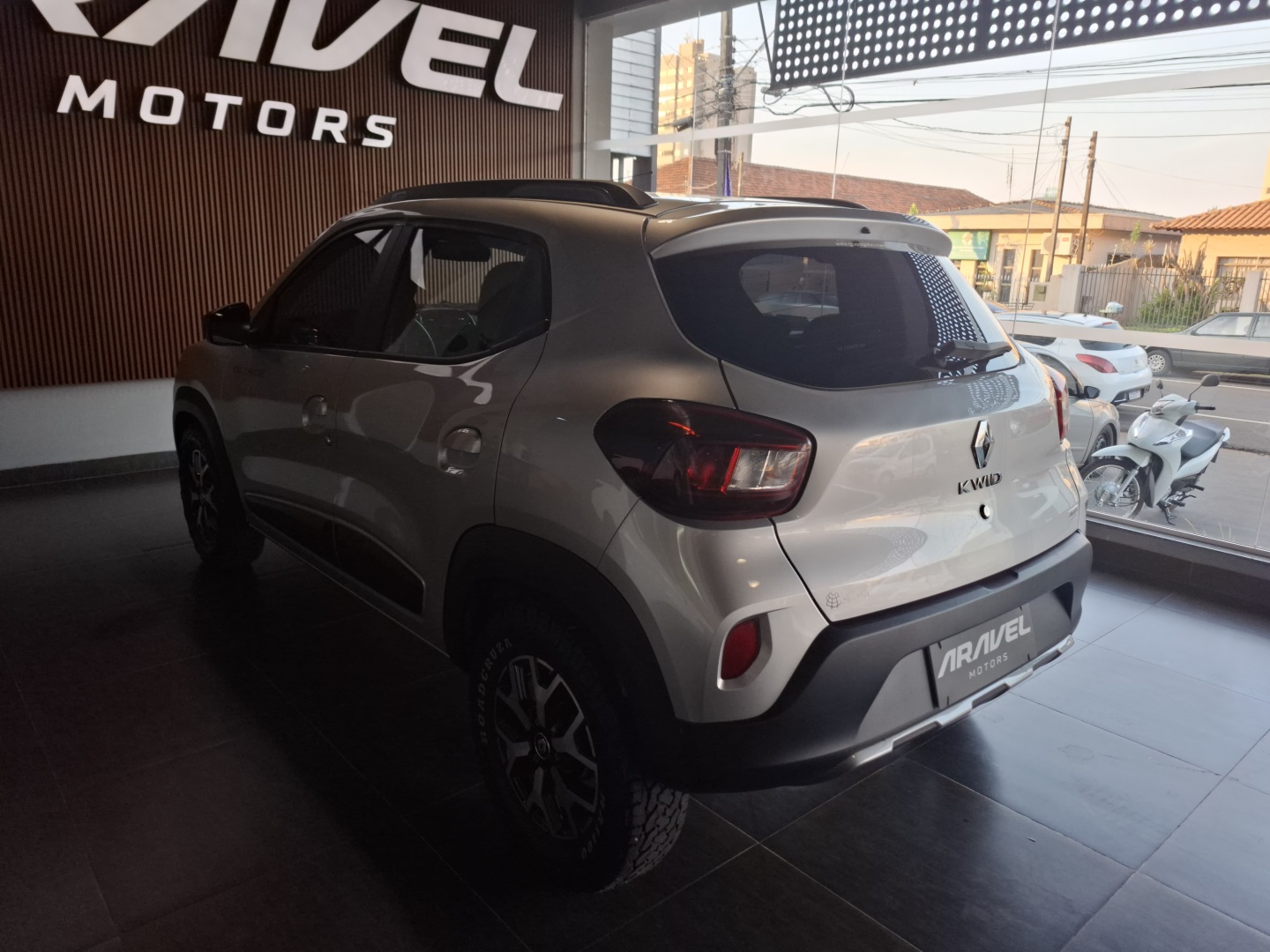 KWID 1.0 12V SCE FLEX OUTSIDER MANUAL