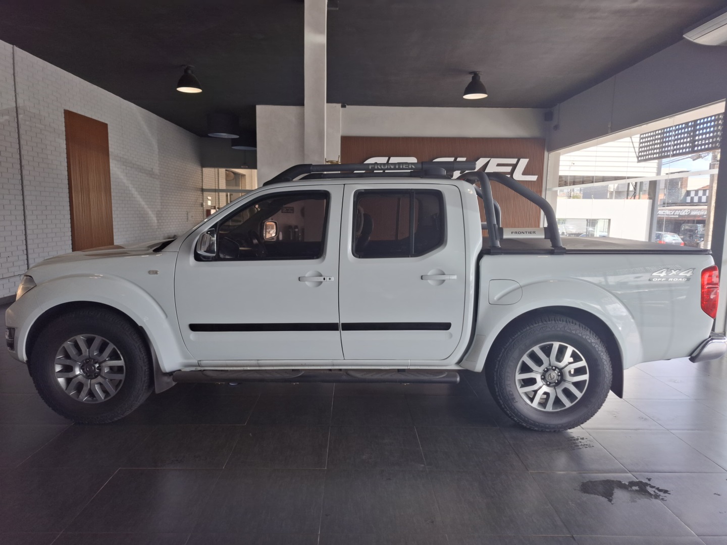 FRONTIER 2.5 SL 4X4 CD TURBO ELETRONIC DIESEL 4P AUTOMÁTICO