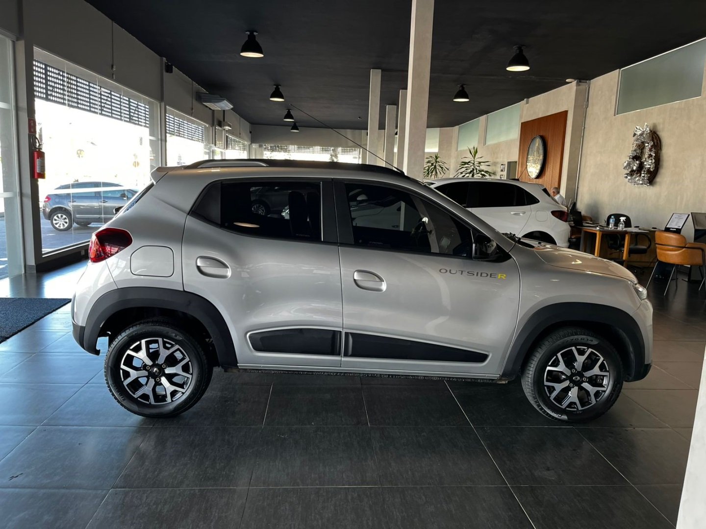 KWID 1.0 12V SCE FLEX OUTSIDER MANUAL