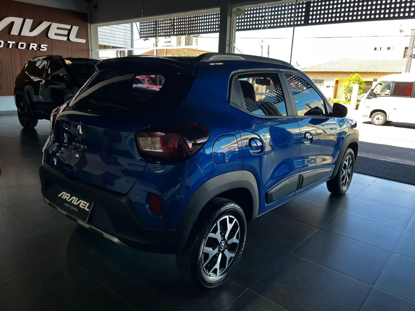 KWID 1.0 12V SCE FLEX OUTSIDER MANUAL