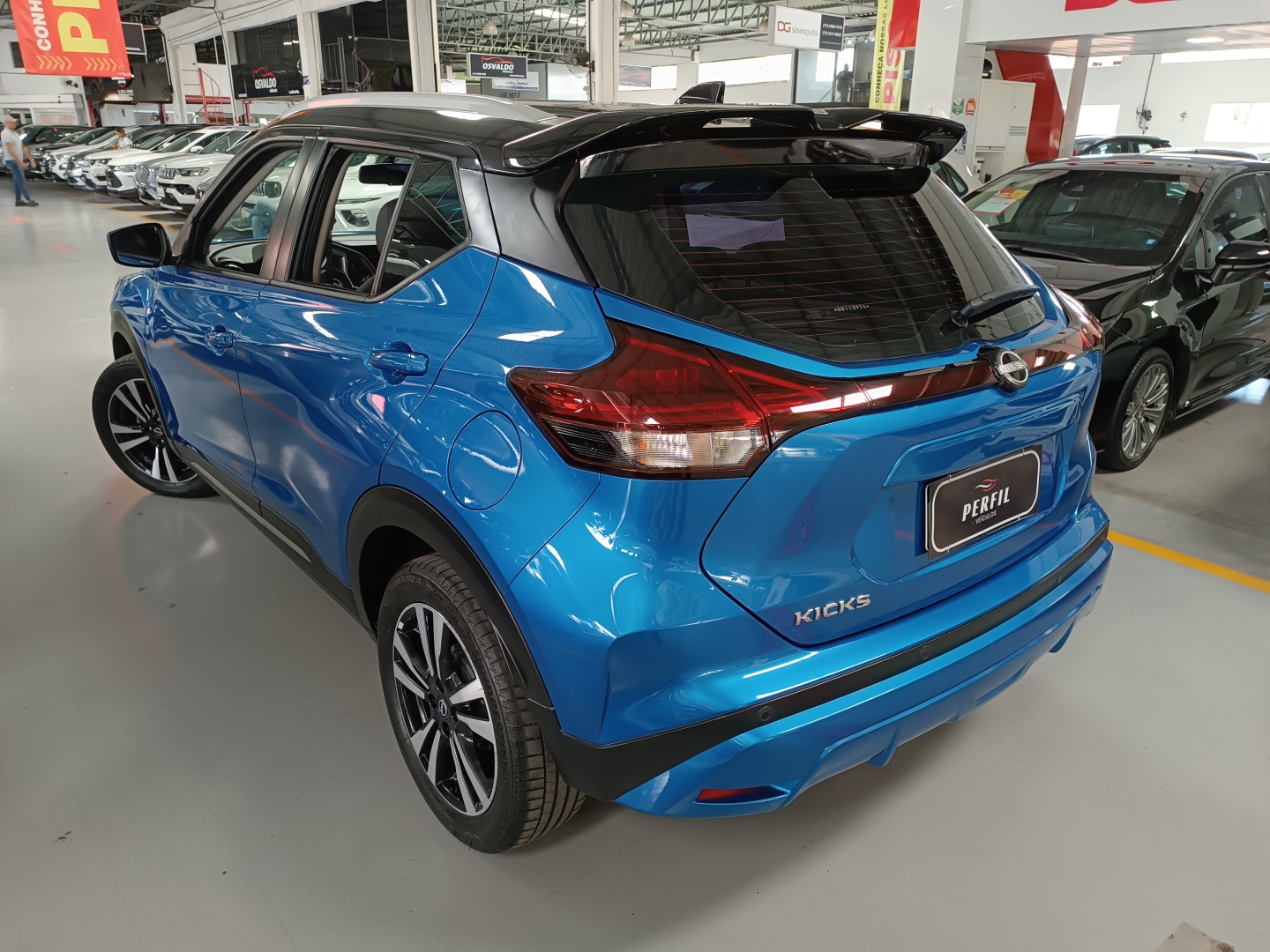 NISSAN KICKS