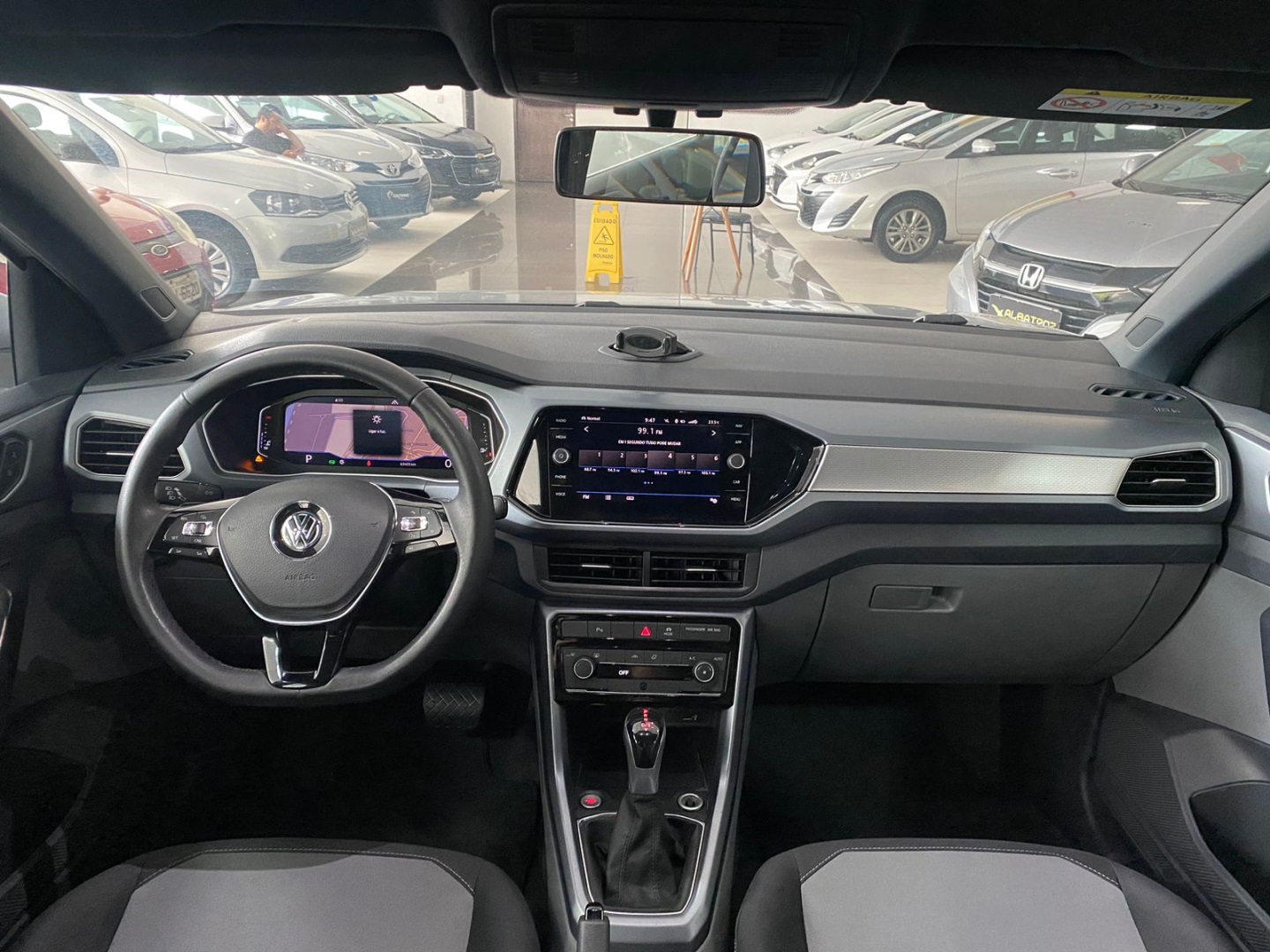 VOLKSWAGEN T-CROSS