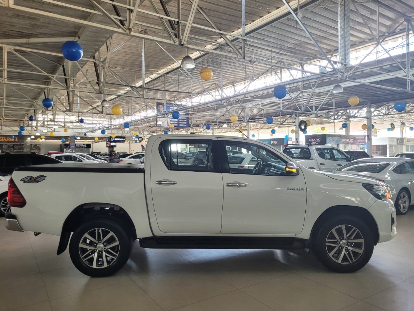 TOYOTA HILUX