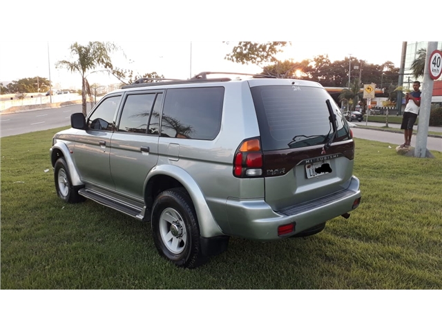 Mitsubishi pajero sport 2001