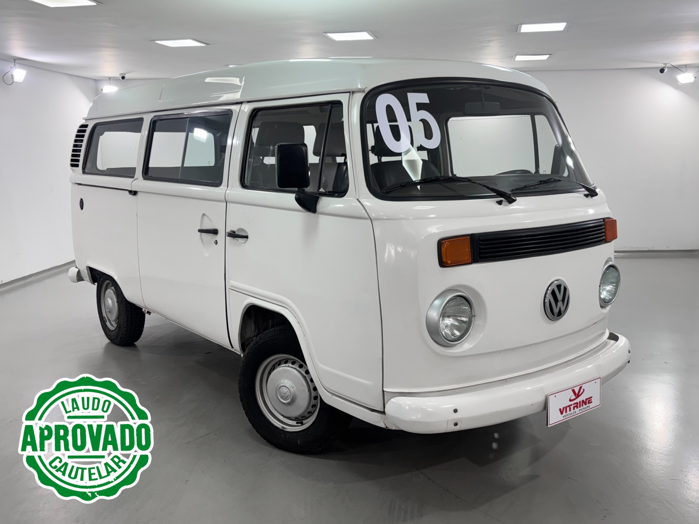 VOLKSWAGEN KOMBI 1.6 STD 8V GASOLINA 3P MANUAL
