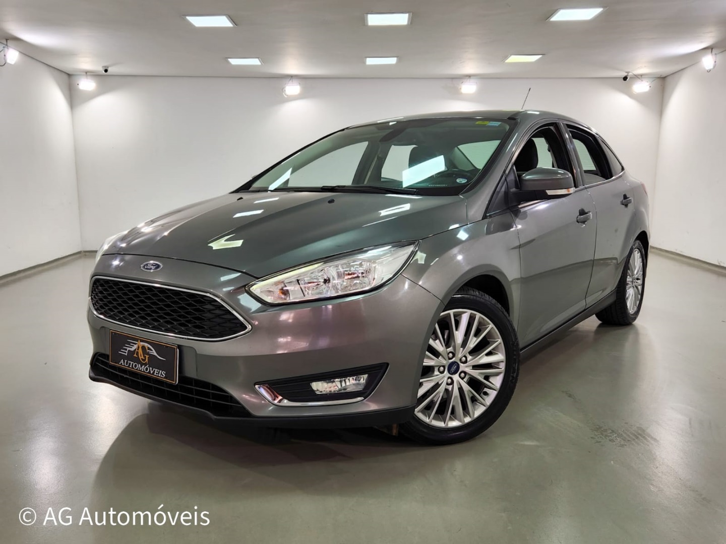 FORD FOCUS 2.0 SE PLUS FASTBACK 16V FLEX 4P POWERSHIFT