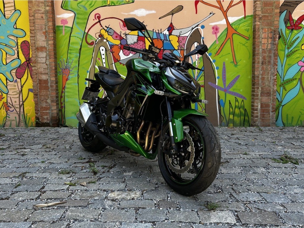 KAWASAKI Z1000