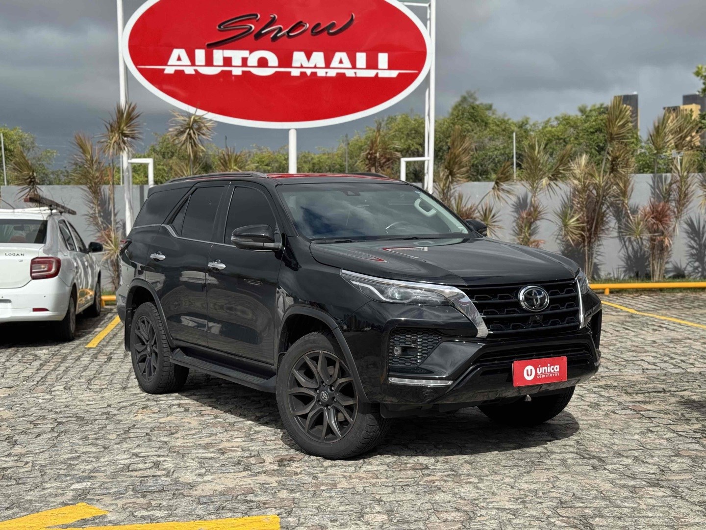 TOYOTA HILUX SW4 2.8 D-4D TURBO DIESEL SRX 7L 4X4 AUTOMÁTICO
