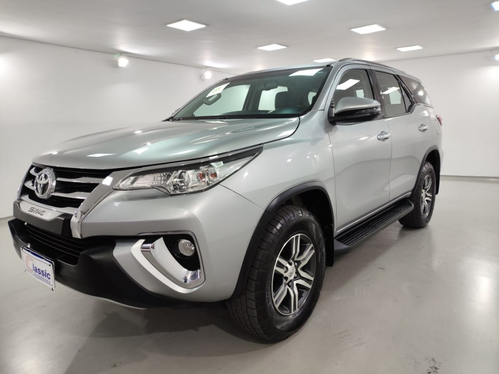 TOYOTA HILUX SW4 2.7 SRV 7 LUGARES 4X2 16V FLEX 4P AUTOMÁTICO