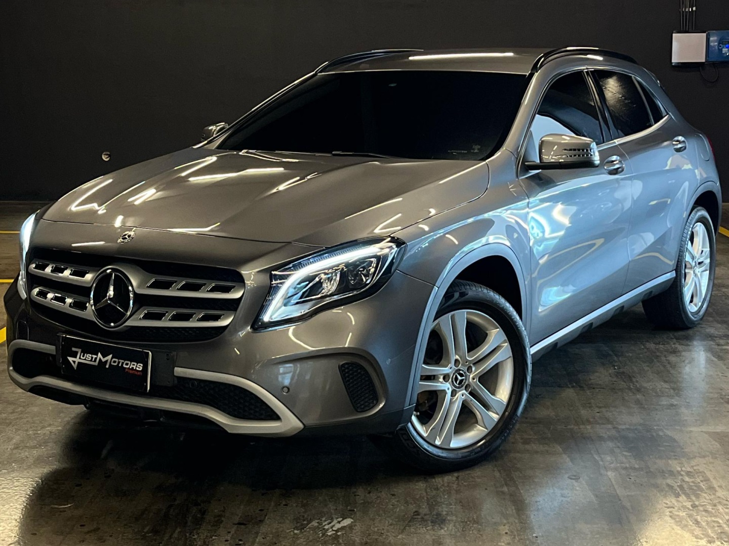 MERCEDES-BENZ GLA 200 1.6 CGI FLEX STYLE 7G-DCT