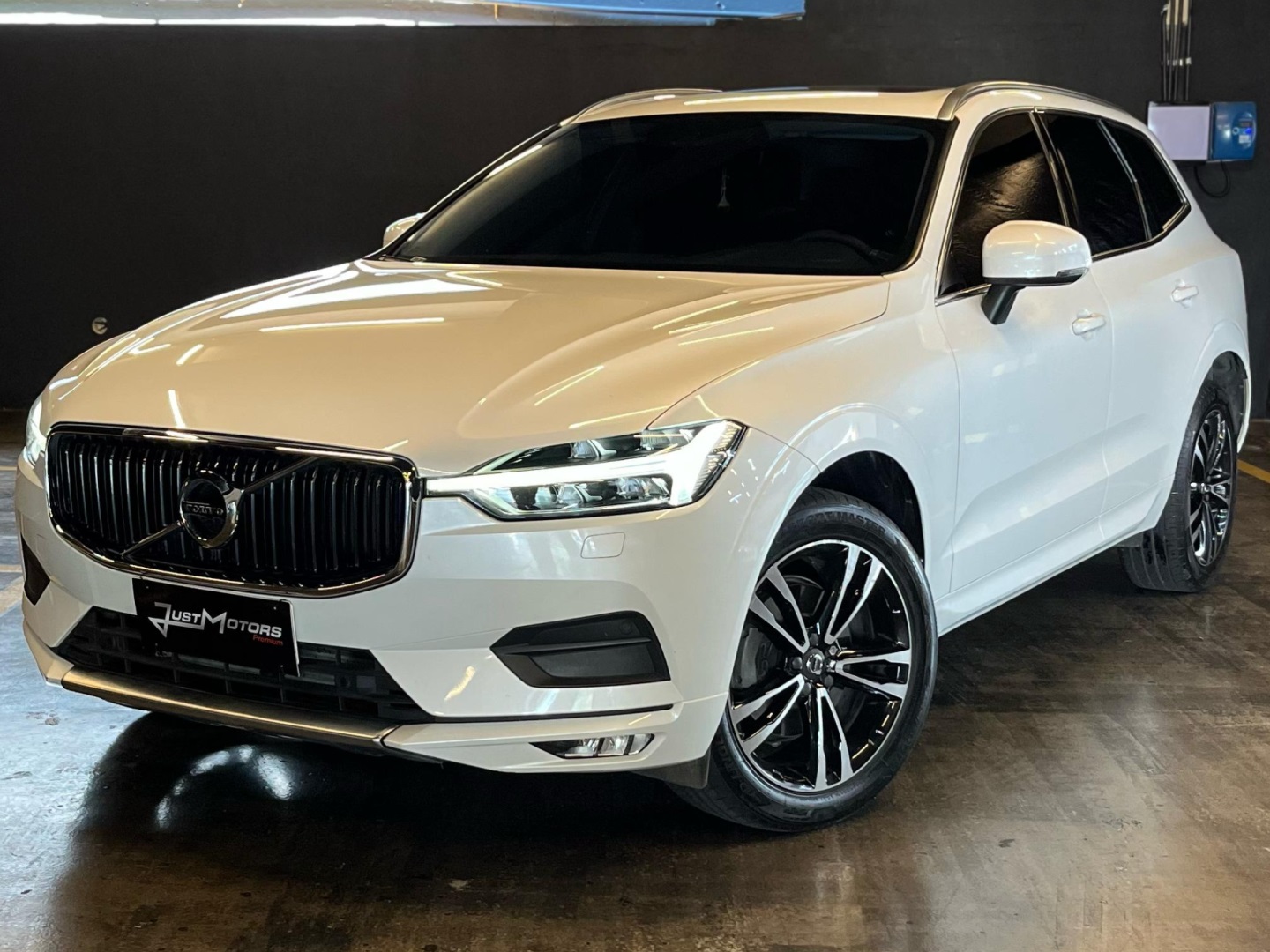 VOLVO XC60 2.0 T5 GASOLINA MOMENTUM AWD GEARTRONIC