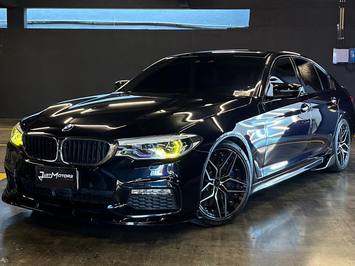 BMW 540i 3.0 24V TURBO GASOLINA M SPORT AUTOMÁTICO