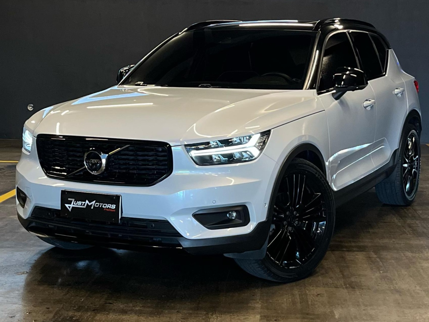 VOLVO XC 40 2.0 T5 GASOLINA MOMENTUM AWD GEARTRONIC