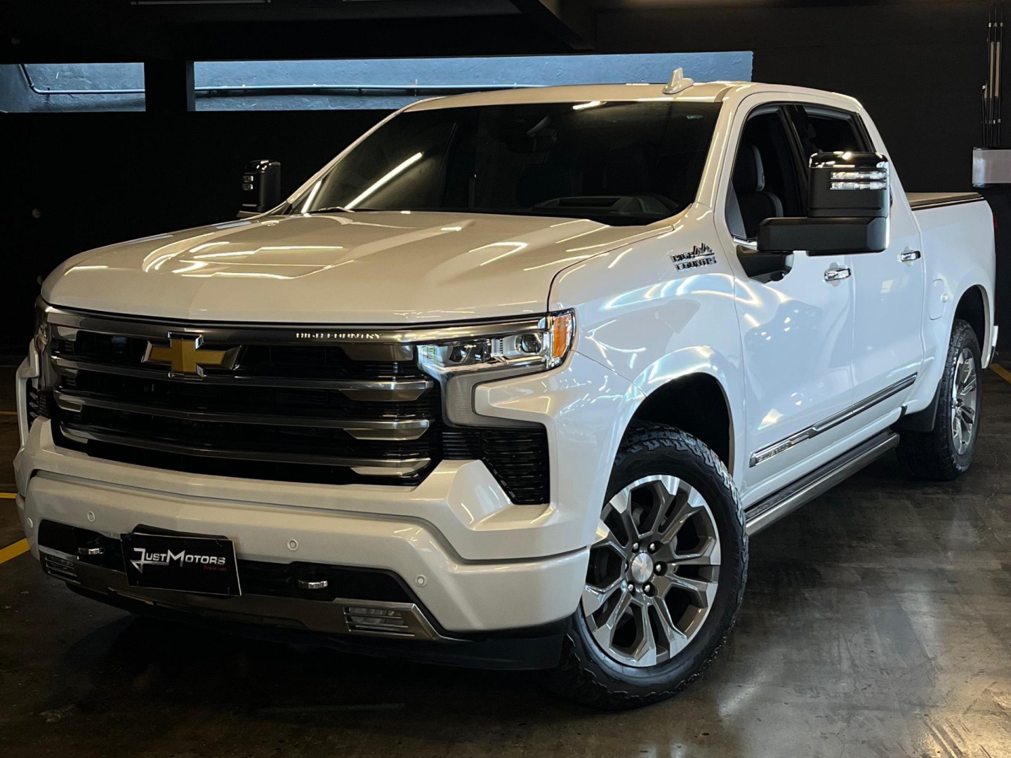 CHEVROLET SILVERADO 5.3 V8 GASOLINA 1500 HIGH COUNTRY 4X4 AUTOMÁTICO