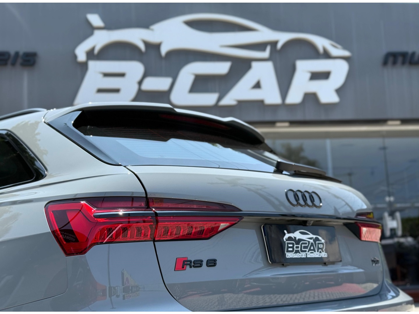 AUDI RS6 4.0 AVANT V8 TWINTURBO MHEV TIPTRONIC