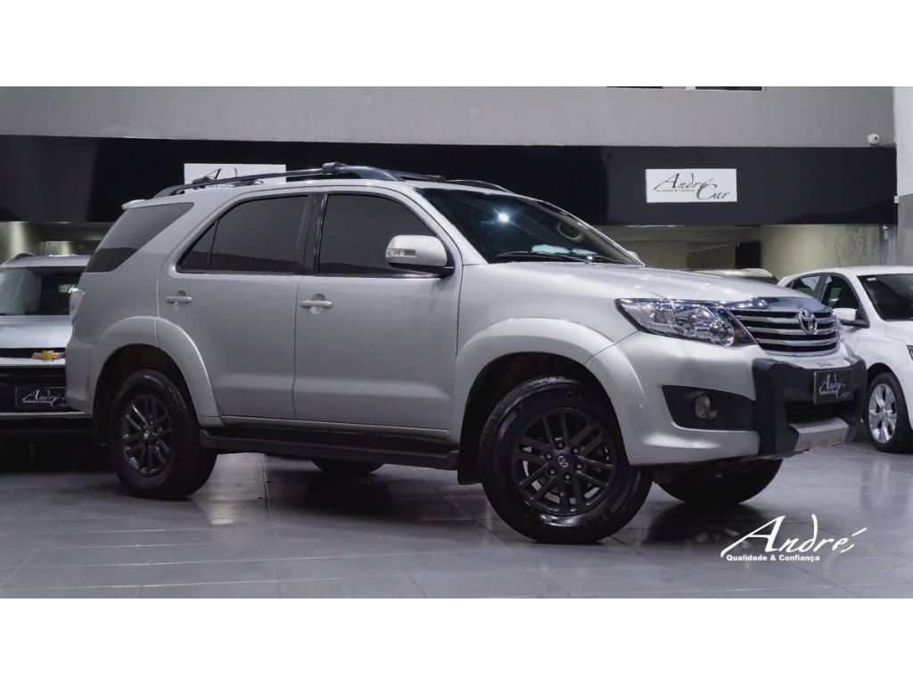 TOYOTA HILUX SW4 2.7 SR 4X2 16V FLEX 4P AUTOMÁTICO