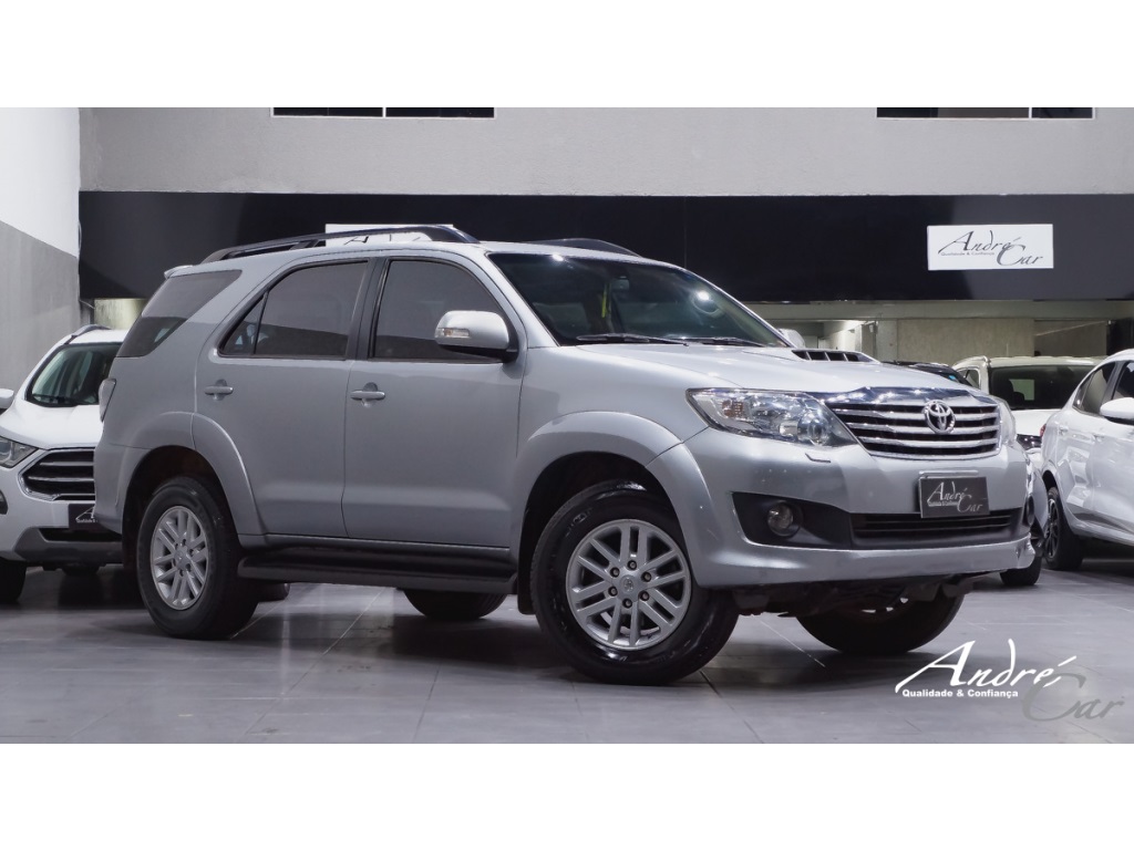 TOYOTA HILUX SW4 3.0 SRV 4X4 16V TURBO INTERCOOLER DIESEL 4P AUTOMÁTICO