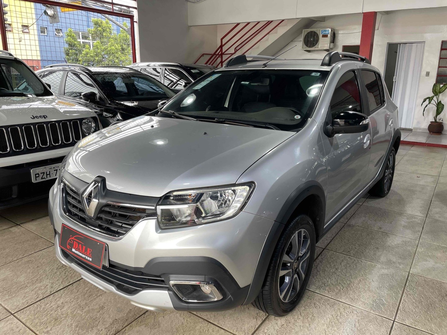 RENAULT SANDERO 1.6 16V SCE FLEX STEPWAY ICONIC X-TRONIC