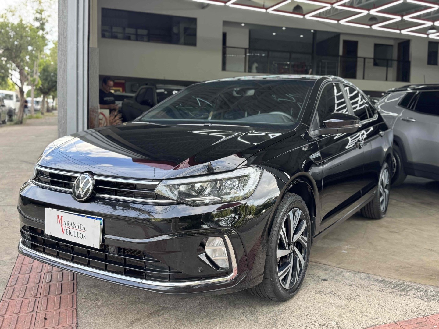 VOLKSWAGEN VIRTUS 1.0 200 TSI HIGHLINE AUTOMÁTICO