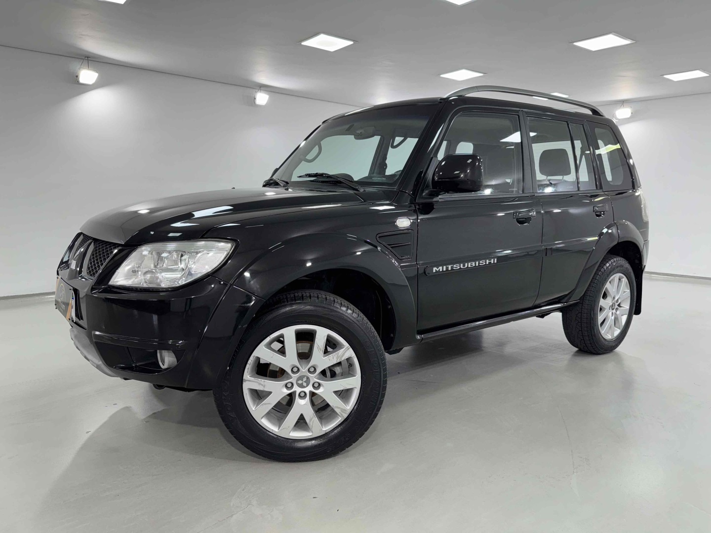 MITSUBISHI PAJERO TR4 2.0 4X2 16V 140CV FLEX 4P MANUAL