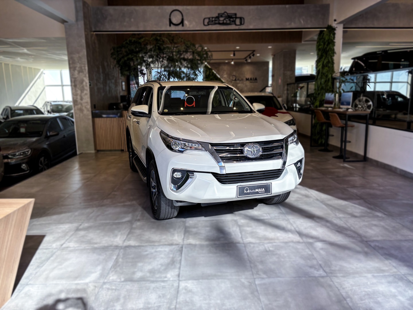 TOYOTA HILUX SW4 2.8 SRX 4X4 7 LUGARES 16V TURBO INTERCOOLER DIESEL 4P AUTOMÁTICO