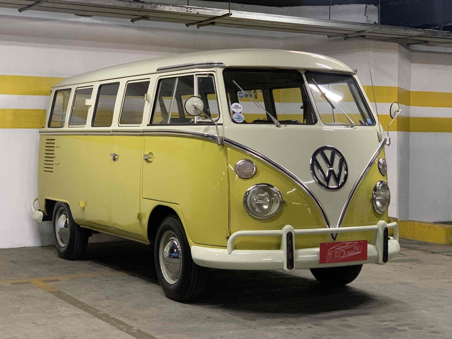 VOLKSWAGEN KOMBI 1.5 LUXO 8V GASOLINA 3P MANUAL