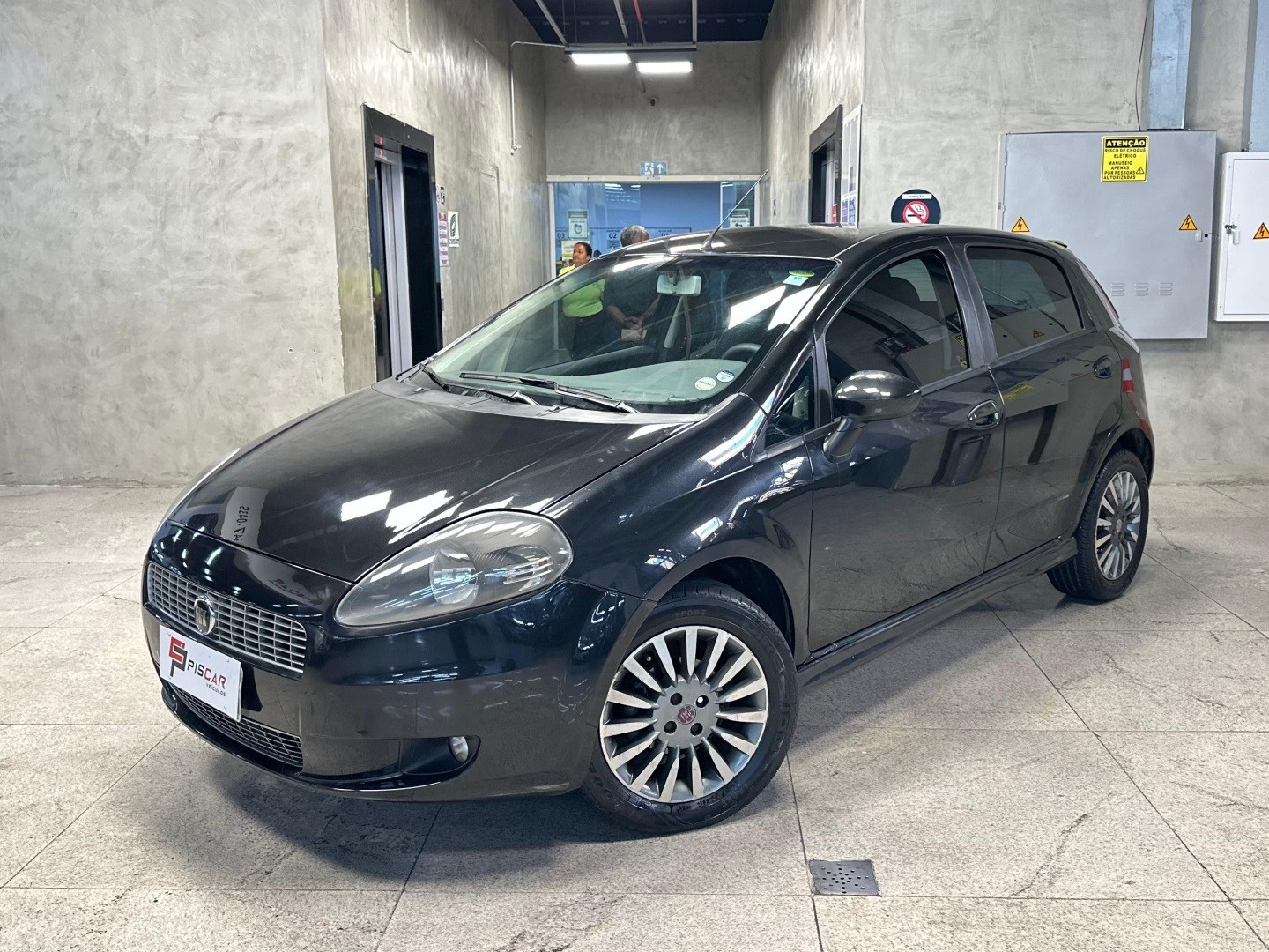 FIAT PUNTO 1.8 SPORTING 8V FLEX 4P MANUAL