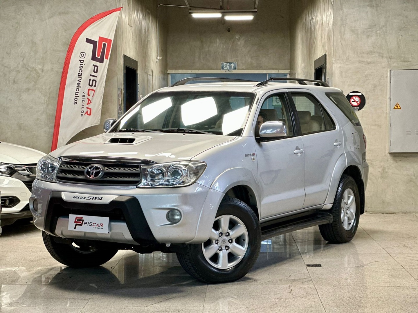 TOYOTA HILUX 3.0 SRV 4X4 CD 7 LUGARES 16V TURBO INTERCOOLER DIESEL 4P AUTOMÁTICO
