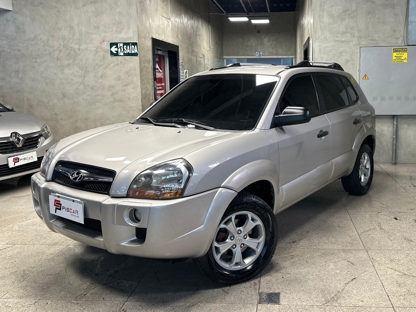 HYUNDAI TUCSON 2.0 MPFI GL 16V 142CV 2WD GASOLINA 4P AUTOMÁTICO