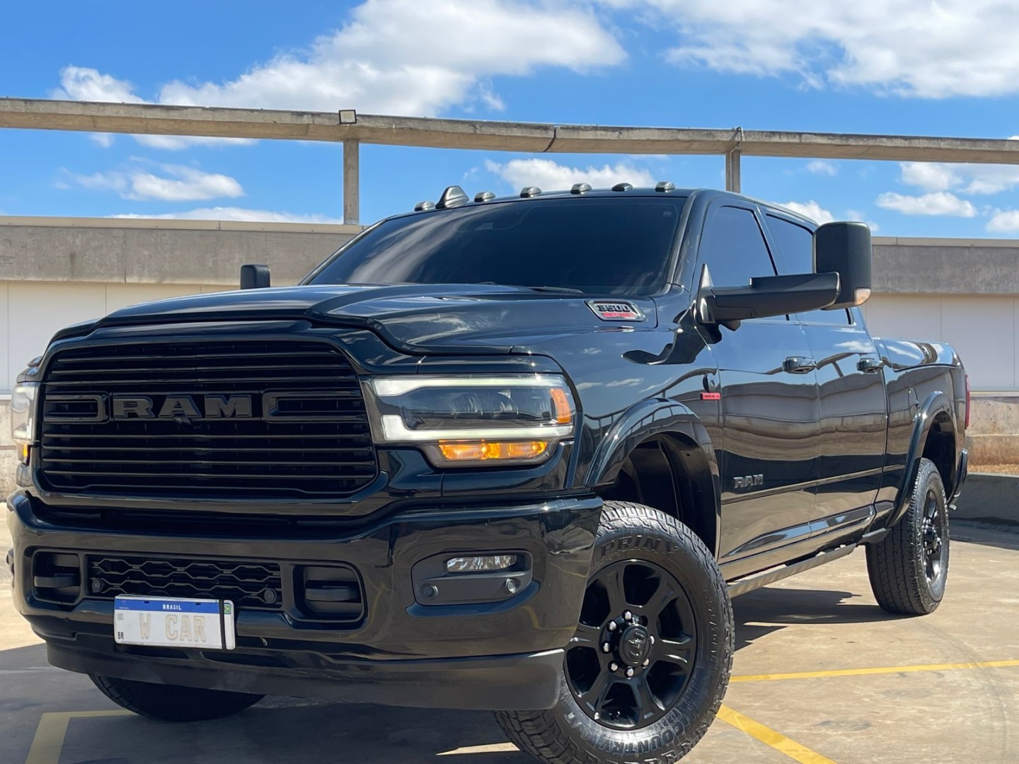 RAM 3500 6.7 I6 TURBO DIESEL LARAMIE CD 4X4 AUTOMÁTICO