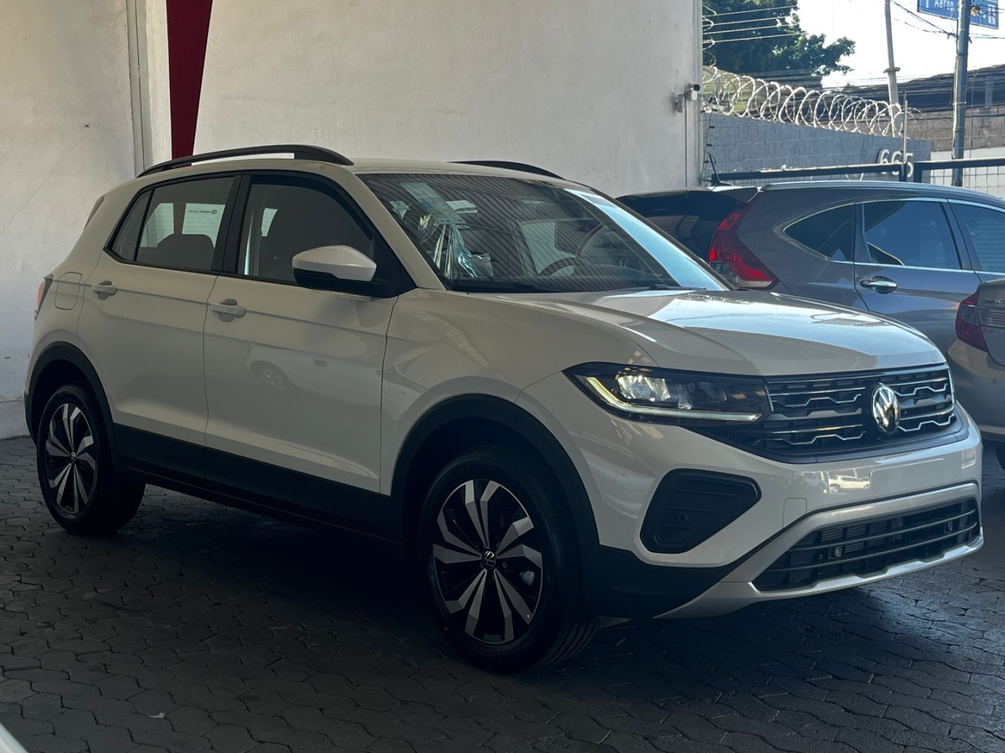 VOLKSWAGEN T-CROSS 1.0 200 TSI TOTAL FLEX AUTOMÁTICO