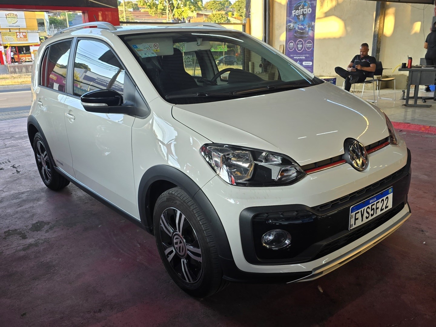 VOLKSWAGEN UP 1.0 170 TSI TOTAL FLEX XTREME 4P MANUAL