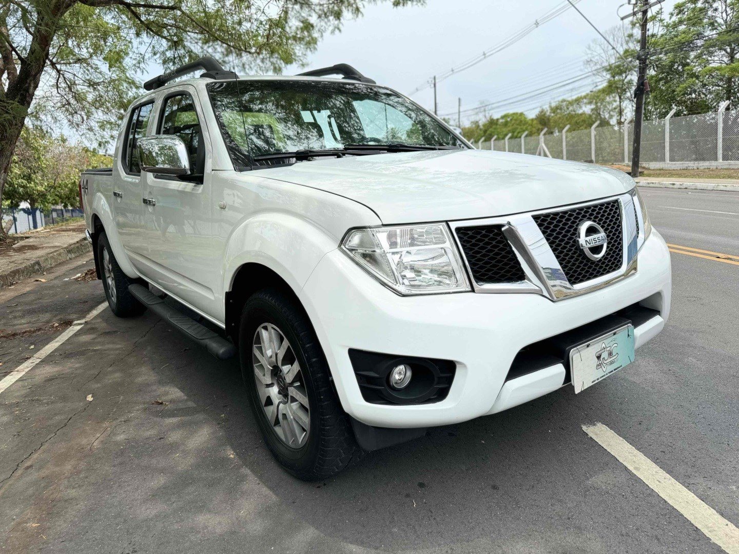 NISSAN FRONTIER 2.5 SL 4X4 CD TURBO ELETRONIC DIESEL 4P AUTOMÁTICO