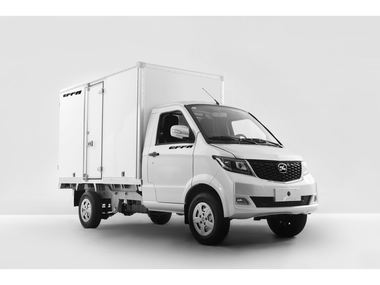 EFFA V21 1.5 16V GASOLINA CS MANUAL BAÚ