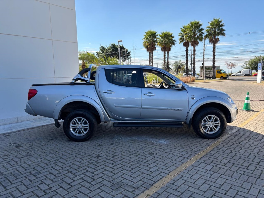 MITSUBISHI L200 TRITON 3.2 HPE 4X4 CD 16V TURBO INTERCOOLER DIESEL 4P AUTOMÁTICO