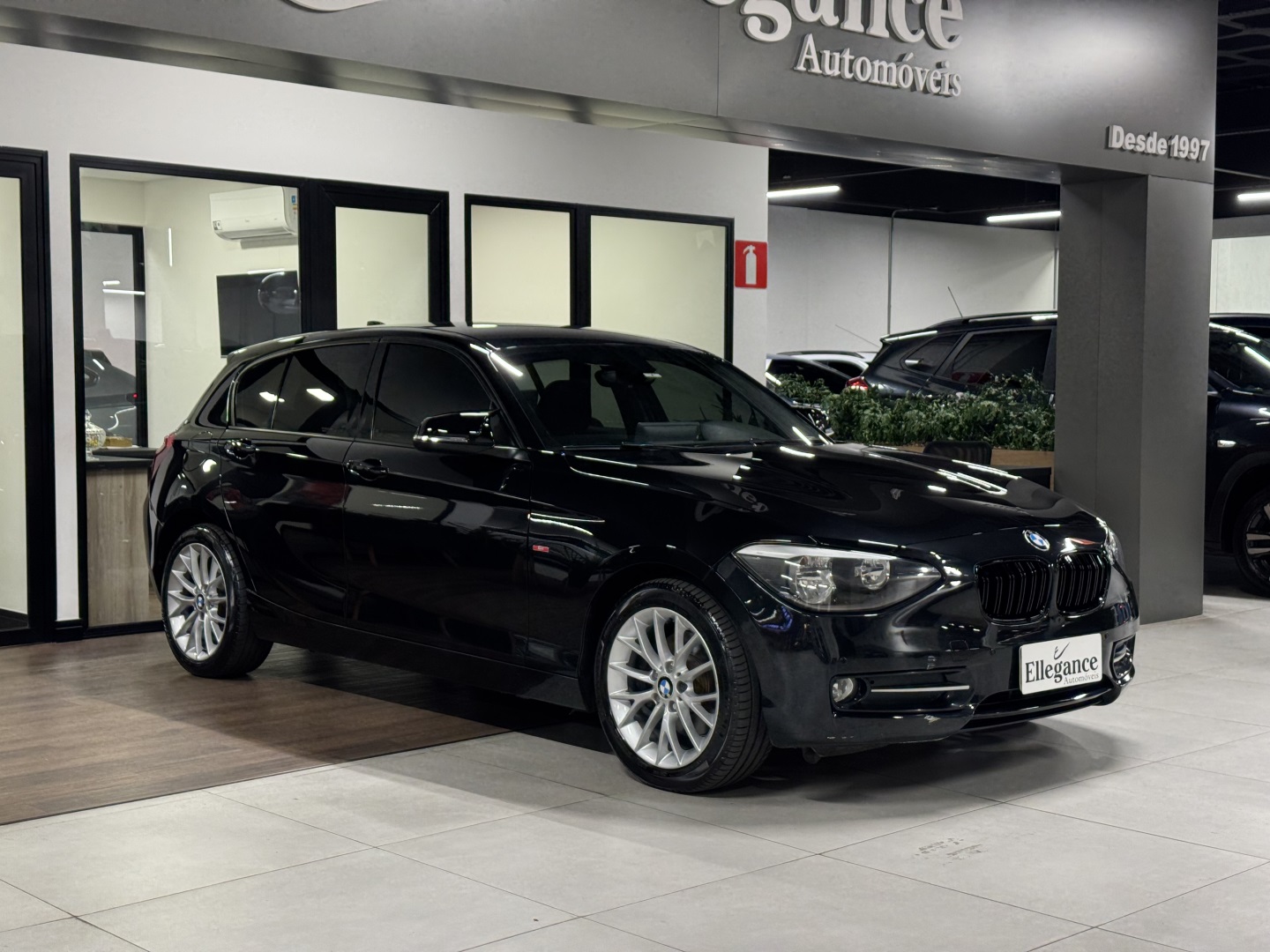 BMW 120i 2.0 16V SPORT ACTIVEFLEX 4P AUTOMÁTICO