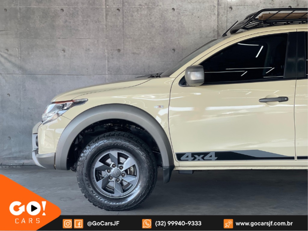 MITSUBISHI L200 2.4 16V TURBO DIESEL SAVANA GLS CD 4X4 AUTOMÁTICO 2023