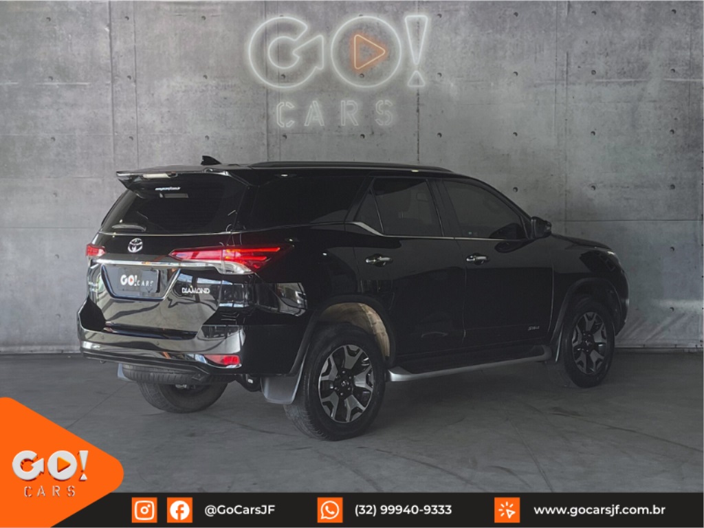 TOYOTA HILUX SW4 2.8 SRX DIAMOND 4X4 7 LUGARES 16V TURBO INTERCOOLER DIESEL 4P AUTOMÁTICO 2019