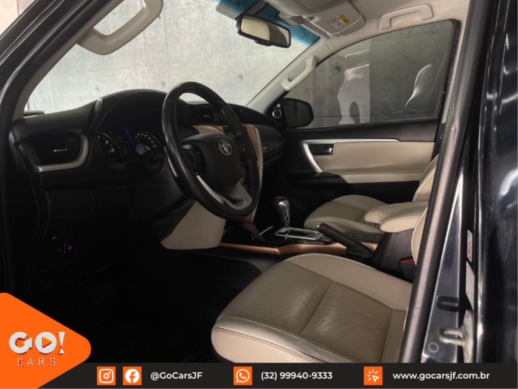 TOYOTA HILUX SW4 2.8 SRX DIAMOND 4X4 7 LUGARES 16V TURBO INTERCOOLER DIESEL 4P AUTOMÁTICO 2019