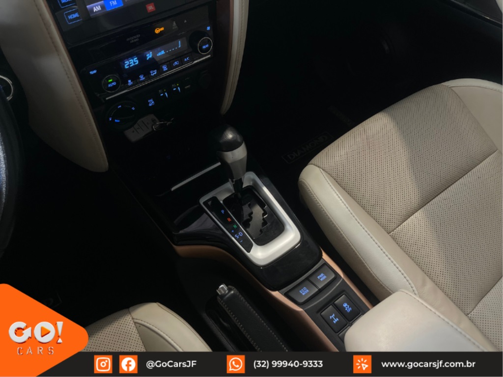 TOYOTA HILUX SW4 2.8 SRX DIAMOND 4X4 7 LUGARES 16V TURBO INTERCOOLER DIESEL 4P AUTOMÁTICO 2019