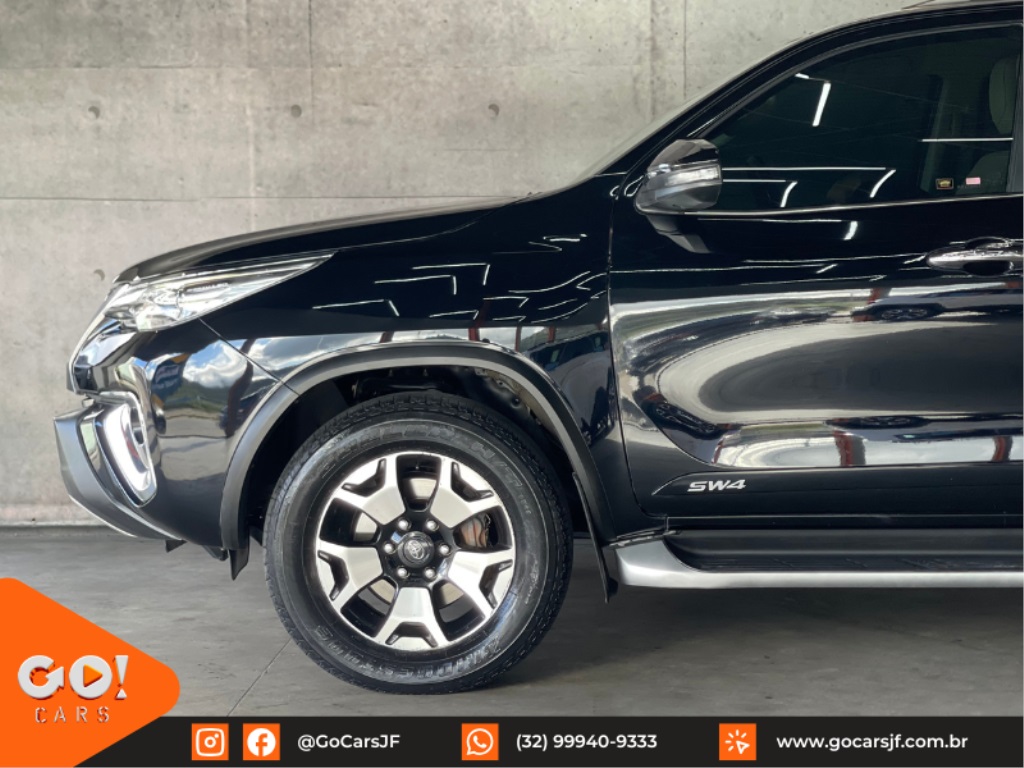 TOYOTA HILUX SW4 2.8 SRX DIAMOND 4X4 7 LUGARES 16V TURBO INTERCOOLER DIESEL 4P AUTOMÁTICO 2019