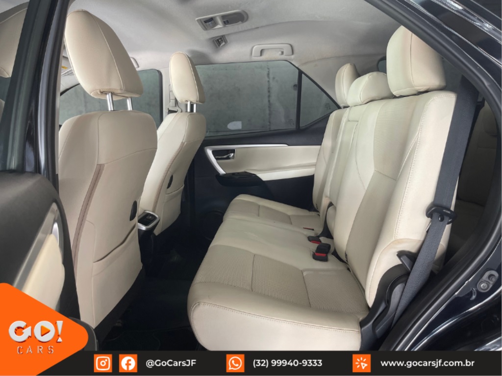 TOYOTA HILUX SW4 2.8 SRX DIAMOND 4X4 7 LUGARES 16V TURBO INTERCOOLER DIESEL 4P AUTOMÁTICO 2019