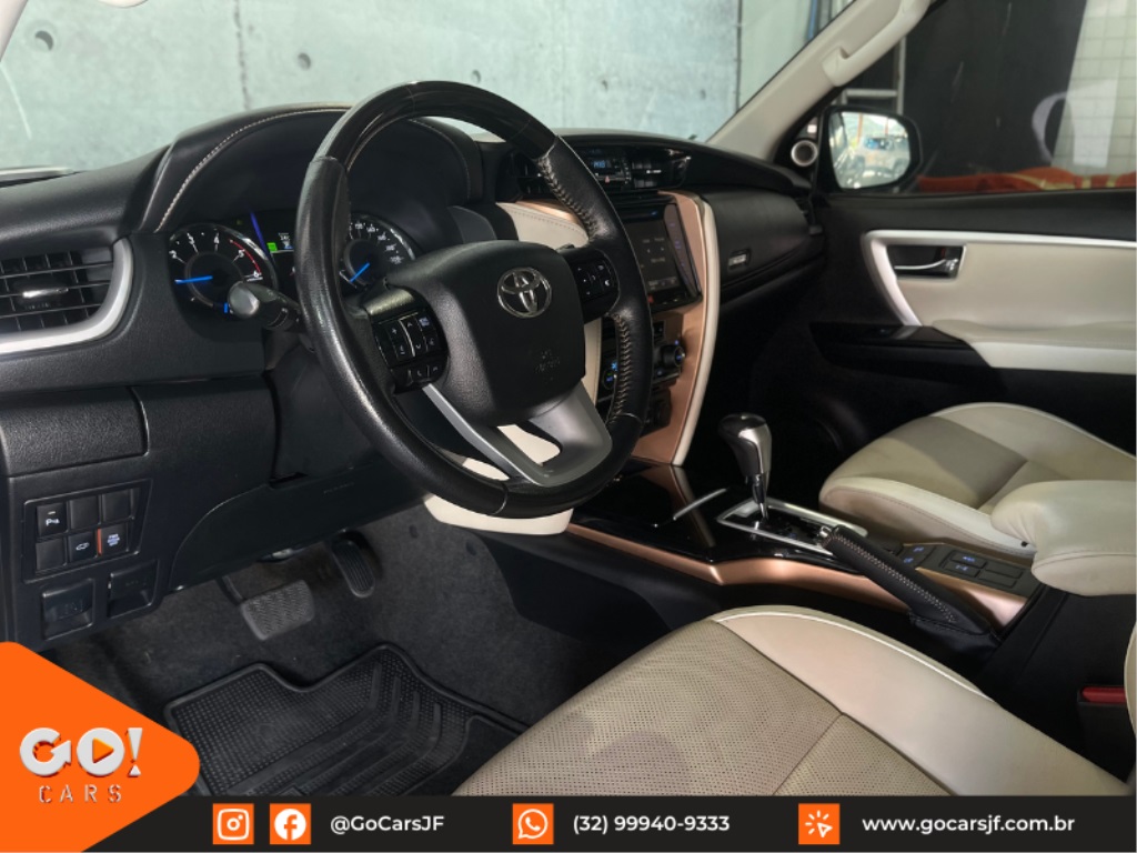 TOYOTA HILUX SW4 2.8 SRX DIAMOND 4X4 7 LUGARES 16V TURBO INTERCOOLER DIESEL 4P AUTOMÁTICO 2019