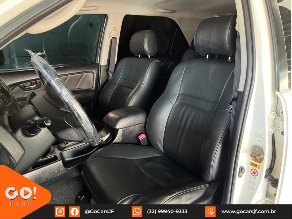 TOYOTA HILUX SW4 3.0 SRV 4X4 7 LUGARES 16V TURBO INTERCOOLER DIESEL 4P AUTOMÁTICO 2015