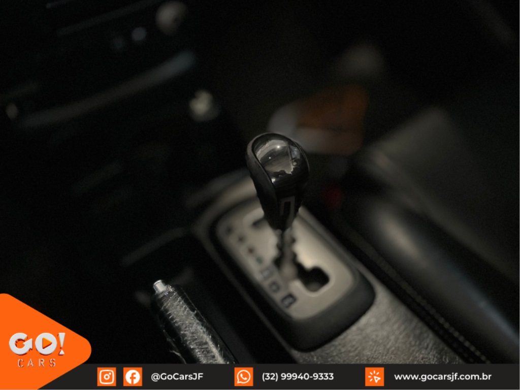 TOYOTA HILUX SW4 3.0 SRV 4X4 7 LUGARES 16V TURBO INTERCOOLER DIESEL 4P AUTOMÁTICO 2015