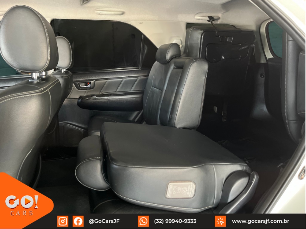 TOYOTA HILUX SW4 3.0 SRV 4X4 7 LUGARES 16V TURBO INTERCOOLER DIESEL 4P AUTOMÁTICO 2015