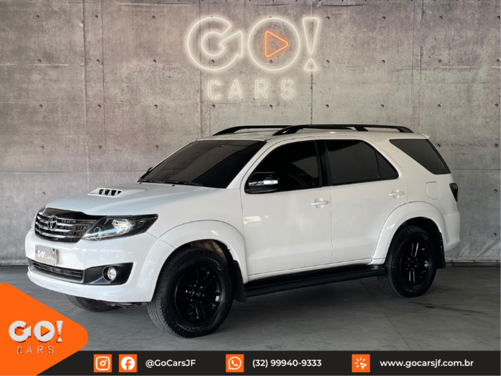 TOYOTA HILUX SW4 3.0 SRV 4X4 7 LUGARES 16V TURBO INTERCOOLER DIESEL 4P AUTOMÁTICO 2014/2015