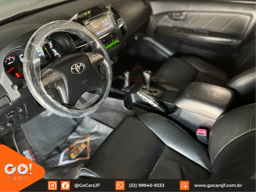 TOYOTA HILUX SW4 3.0 SRV 4X4 7 LUGARES 16V TURBO INTERCOOLER DIESEL 4P AUTOMÁTICO 2015