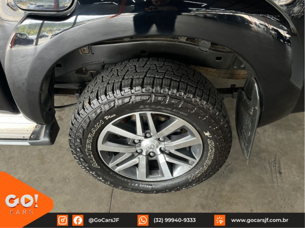 TOYOTA HILUX 3.0 SRV 4X4 CD 16V TURBO INTERCOOLER DIESEL 4P AUTOMÁTICO 2015