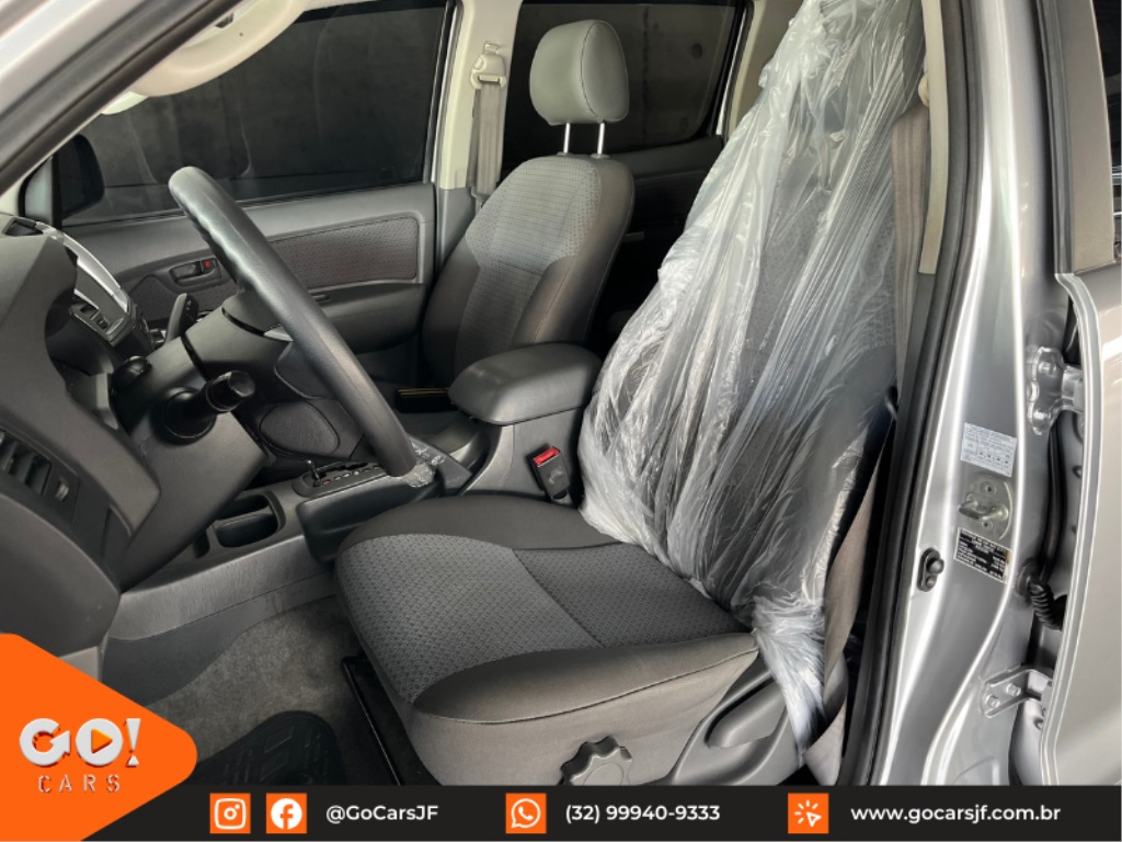 TOYOTA HILUX 2.7 SR 4X2 CD 16V FLEX 4P AUTOMÁTICO 2015